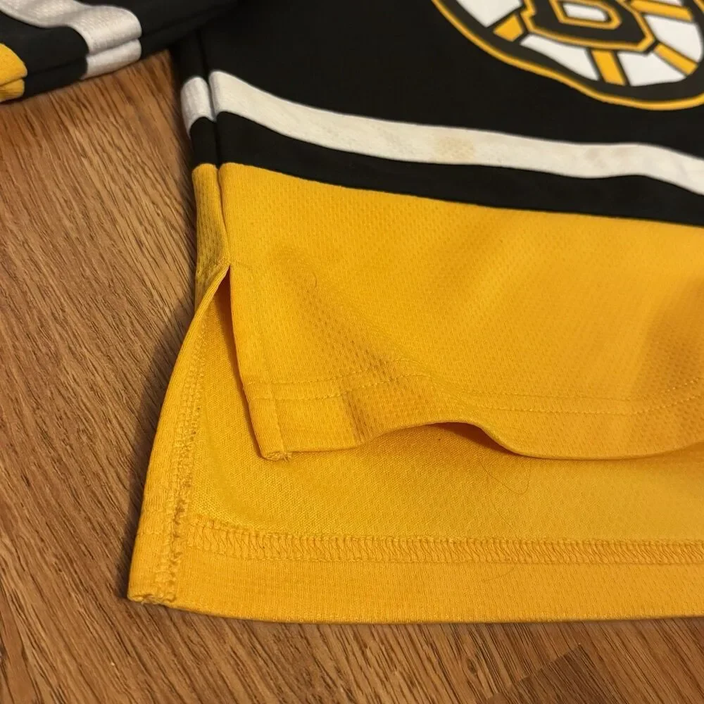 Boston Bruins Brad Marchand #63 Youth 8/10 Reebok NHL Jersey Black Gold